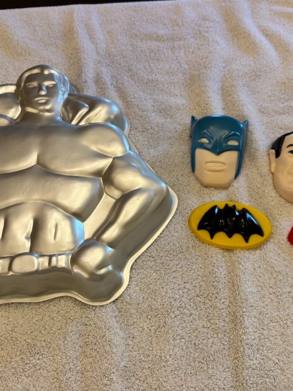 Vintage Wilton 1977 DC Comics Super Hero Cake Pan Batman/Superman
